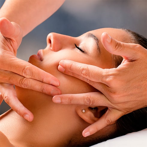 Le massage HoliFitness ou lifting manuel du visage